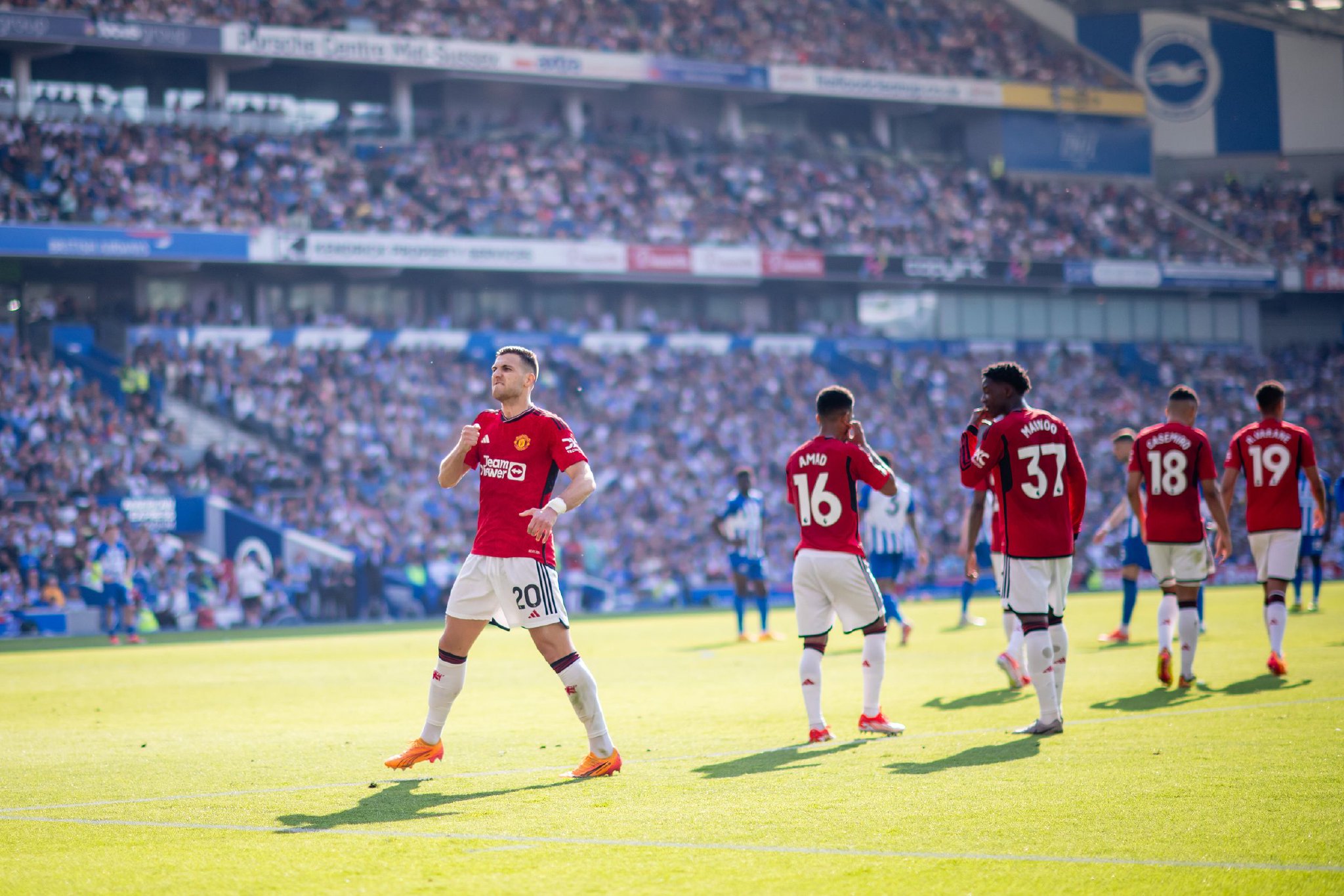 表现更是其 表现更是其